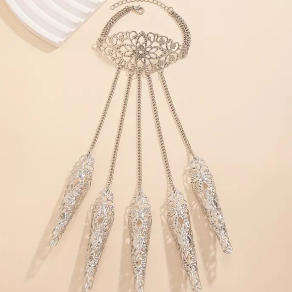 Goth lace adjustable finger nails & chain bracelets - Picture 4 of 4